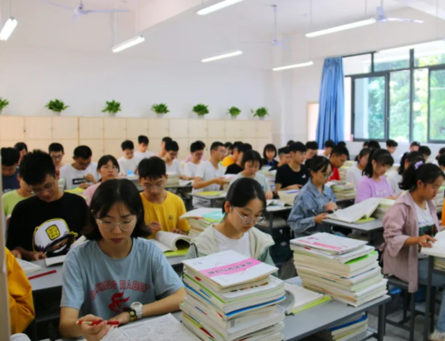 建造数字化精品课程完善空中课堂运行机制建立健全动态更新 建造数字化精品课程完善空中课堂运行机制建立健全动态更新